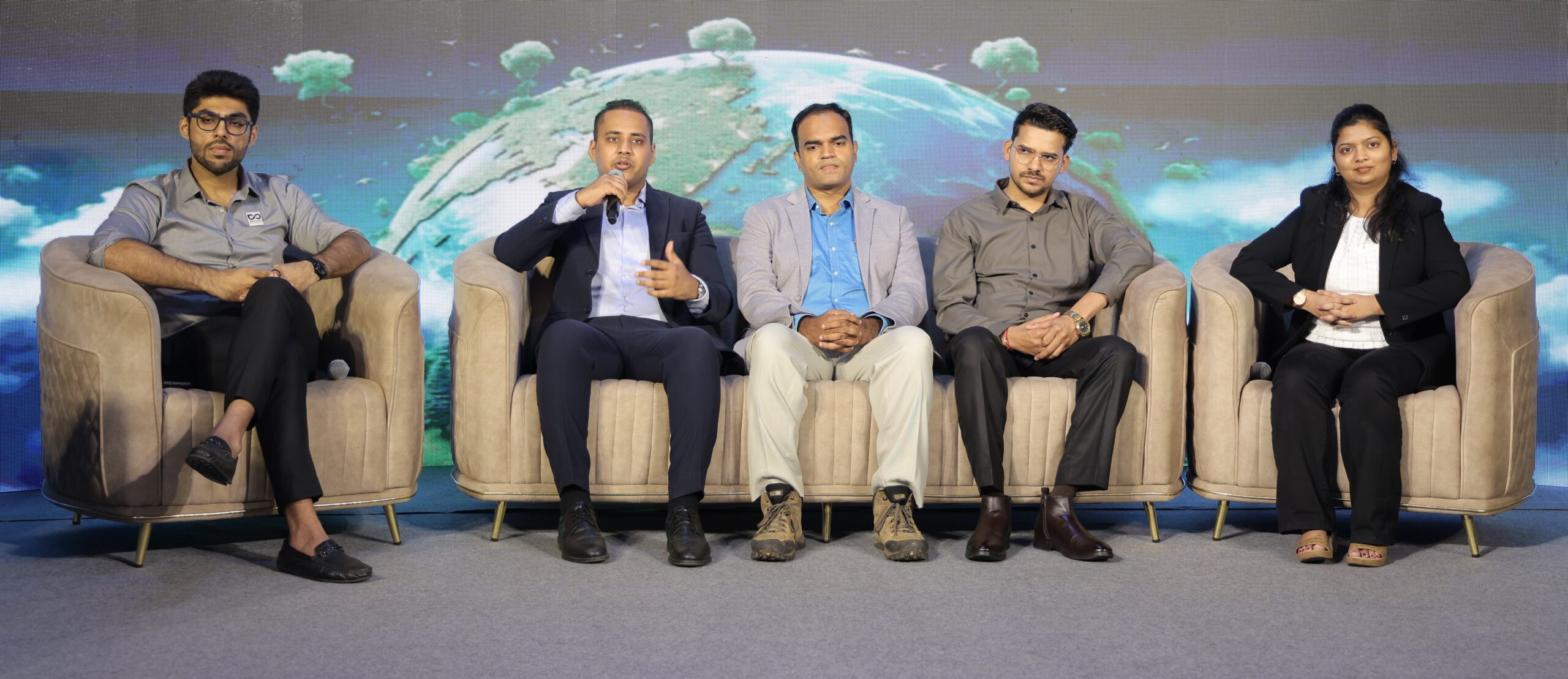 (L to R) Rahul Nainani-Co Founder & CEO, Recircle,
Archish Kansal-Founder, Respun,
Vaibhav Raje-Partner, Treecotech, Navin Suman &
Nimisha Varma-Co-Founder, Aloe E Cell